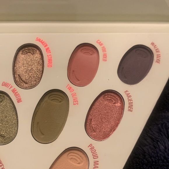 Kylie Cosmetics x Kris Martini Palette - Picture 3 of 10